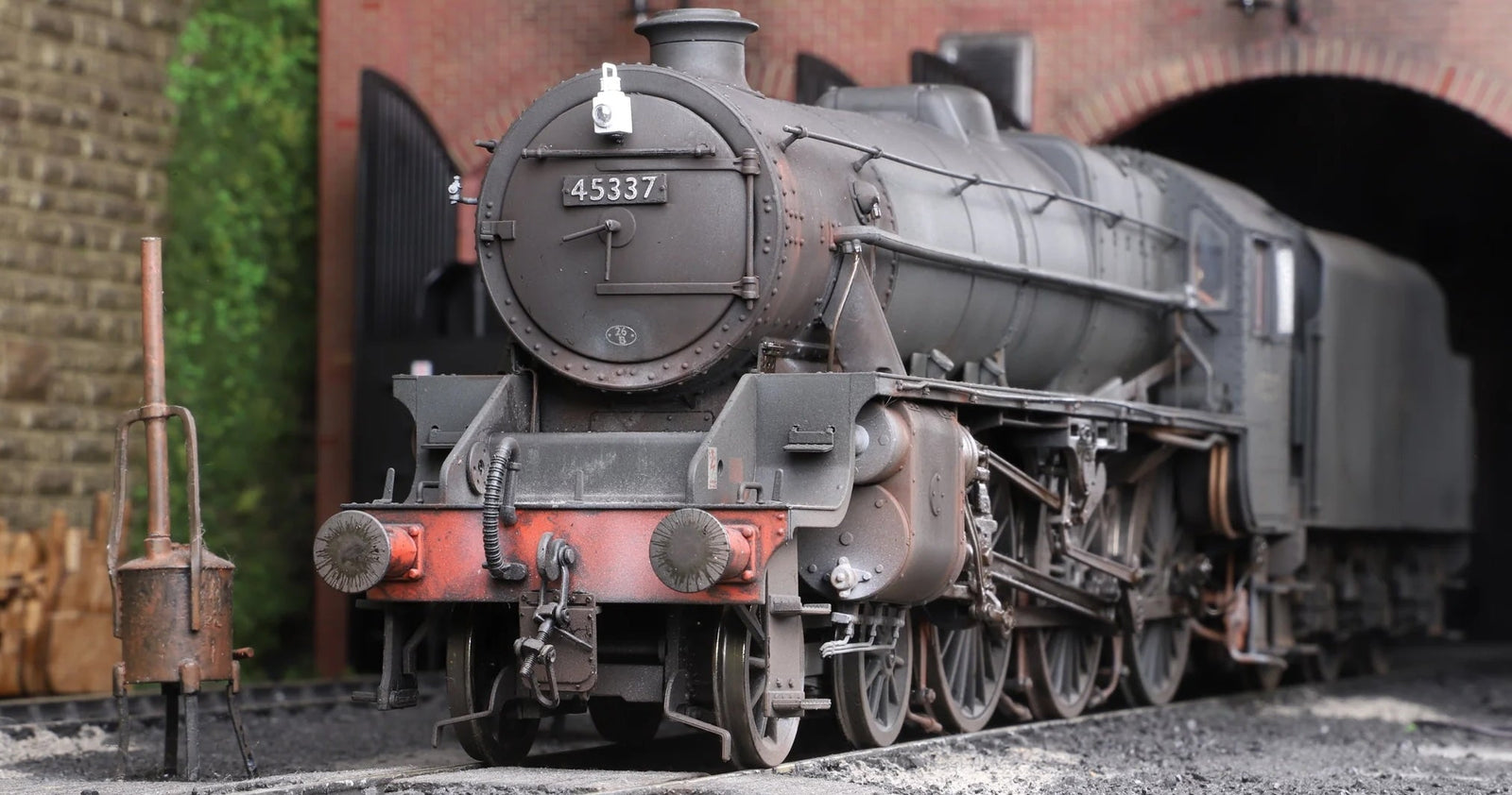 Mucking About...Weathering Comes to Clark Railworks