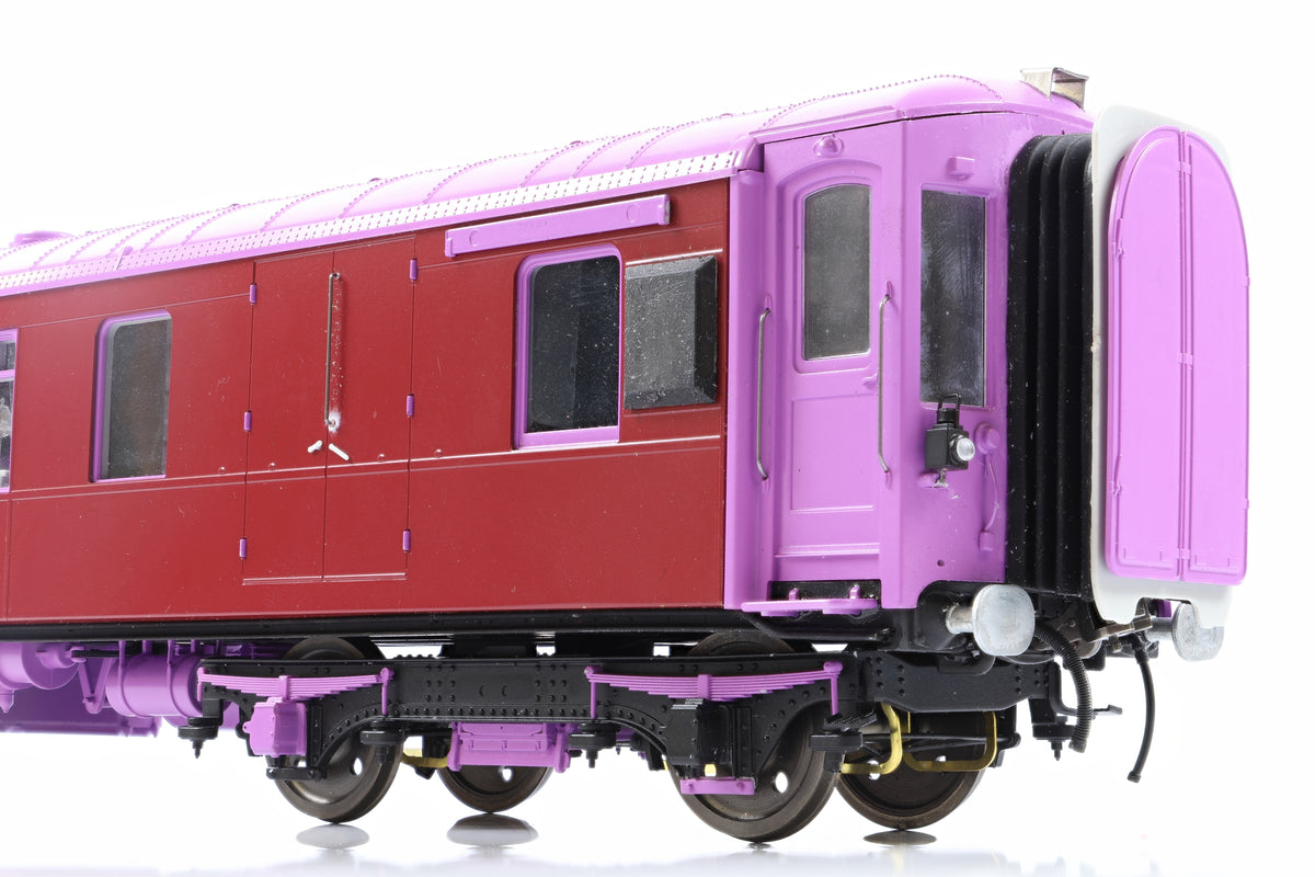Darstaed D25-04U Finescale O Gauge All Steel Type K Pullman Parlour 3rd Coach &#39;Unnumbered&#39; (Pre-order)