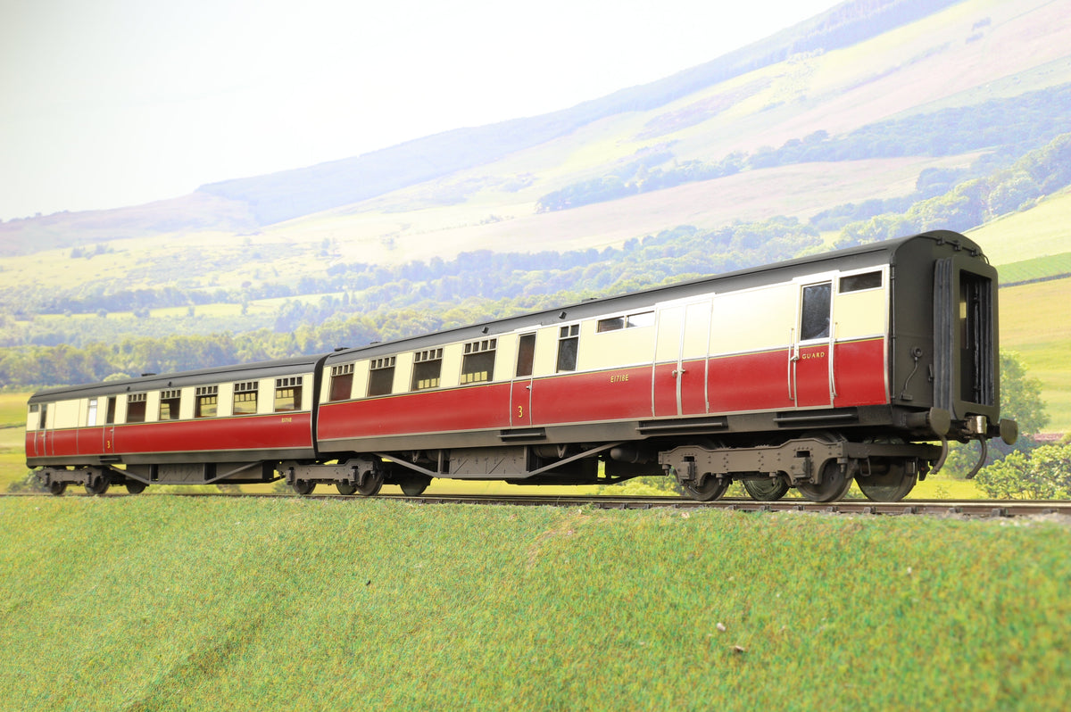 Golden Age Models O Gauge Set of 9 &#39;West Riding Limited&#39; BR Crimson/Cream Articulated Coaches