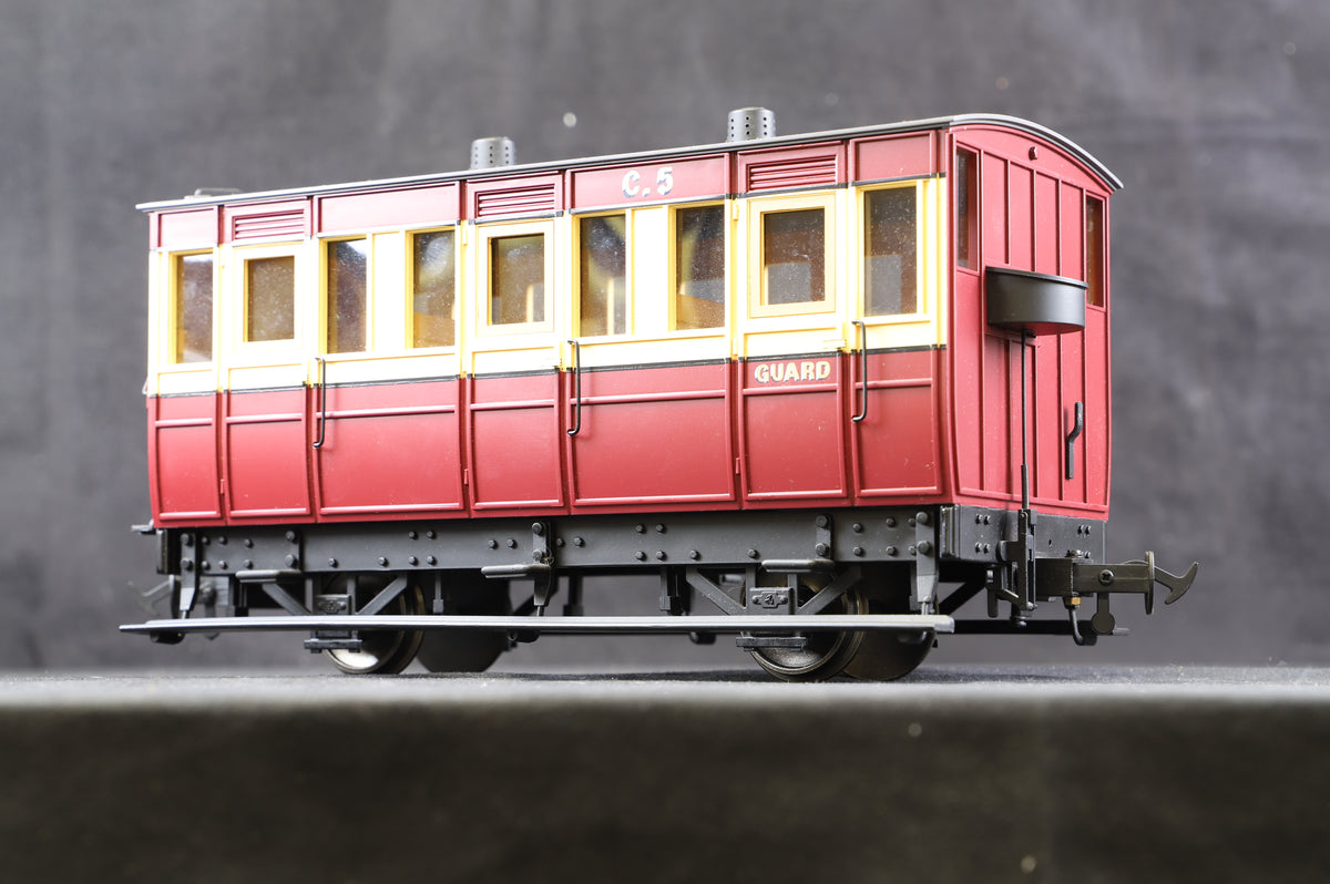 Accucraft 1:20.3 Pack of 2 x 4-Isle of Man Railway Wheel Coaches (Third Class and Third/Guards) Maroon and Cream