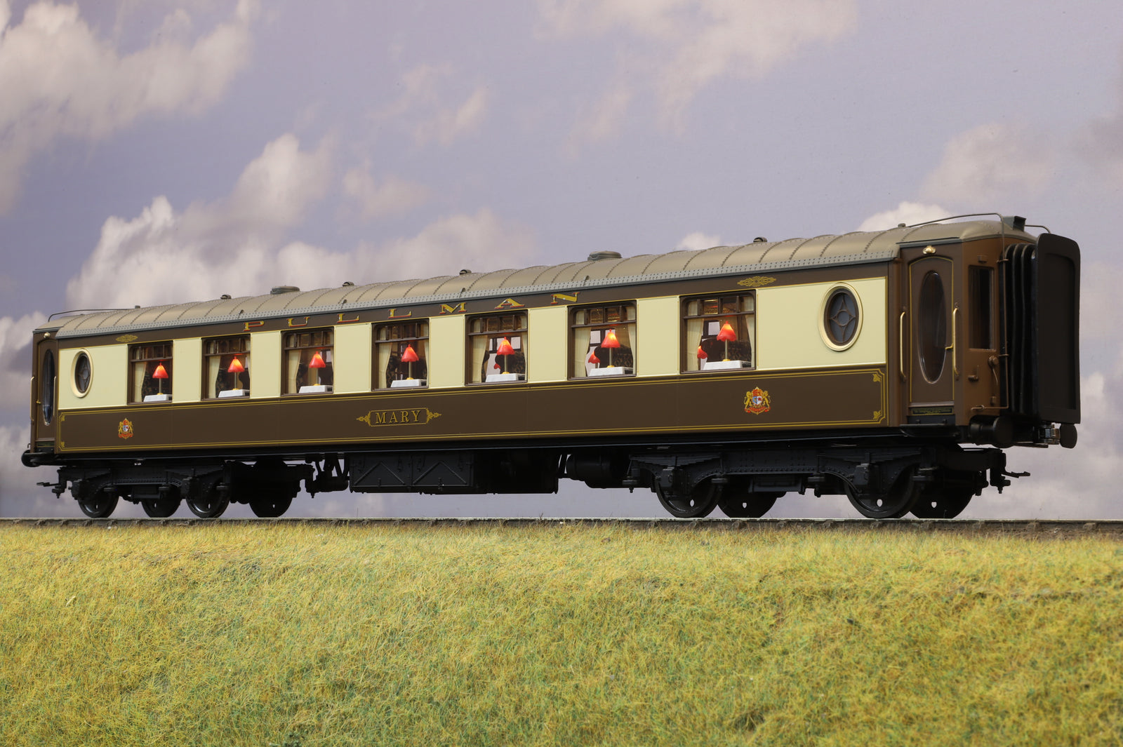 Darstaed D25-04D Finescale O Gauge All Steel Type K Pullman Parlour 3rd Coach 'Mary' (Preserved)