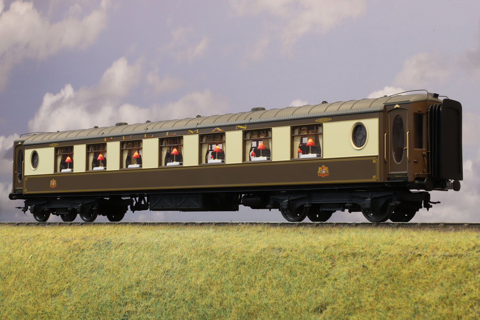 Darstaed D25-04U Finescale O Gauge All Steel Type K Pullman Parlour 3rd Coach, Unnumbered