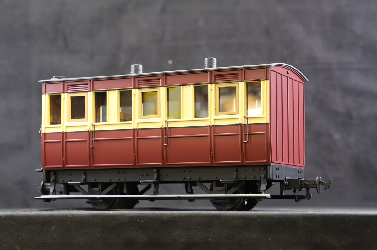 Accucraft 1:20.3 Pack of 2 x Isle of Man 4-Wheel Coaches (Third Class and &#39;E&#39; Van) Maroon and Cream