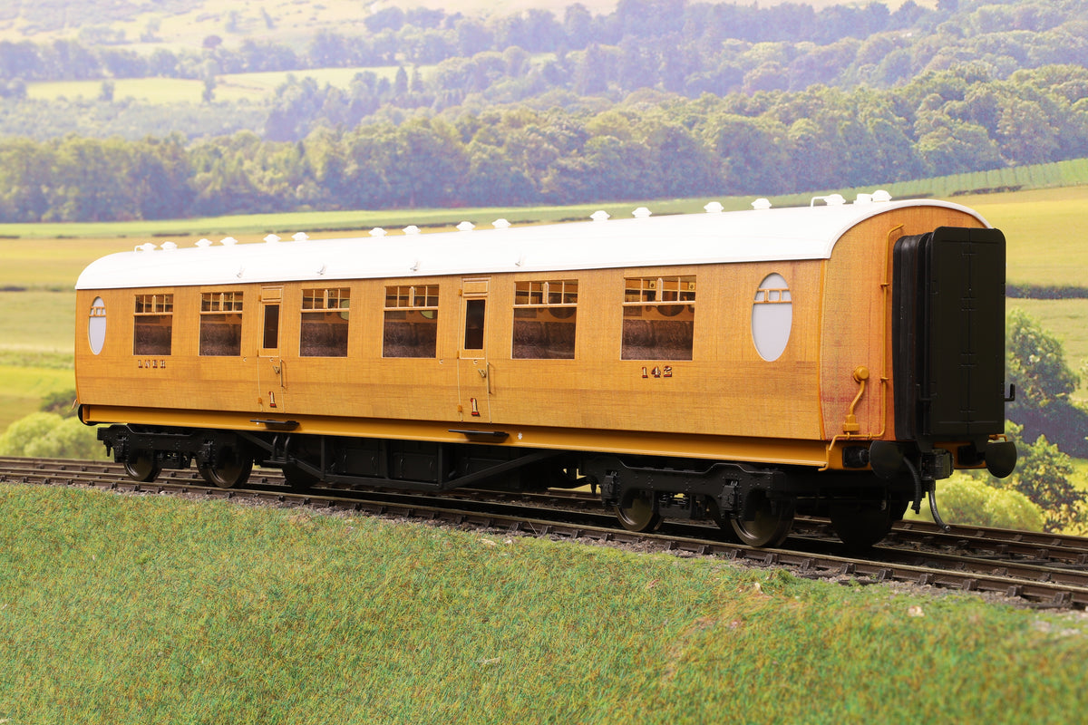 Darstaed D24-1-04A Finescale O Gauge LNER Thompson Mainline FK (First Class Corridor) Coach, Teak &#39;142&#39;