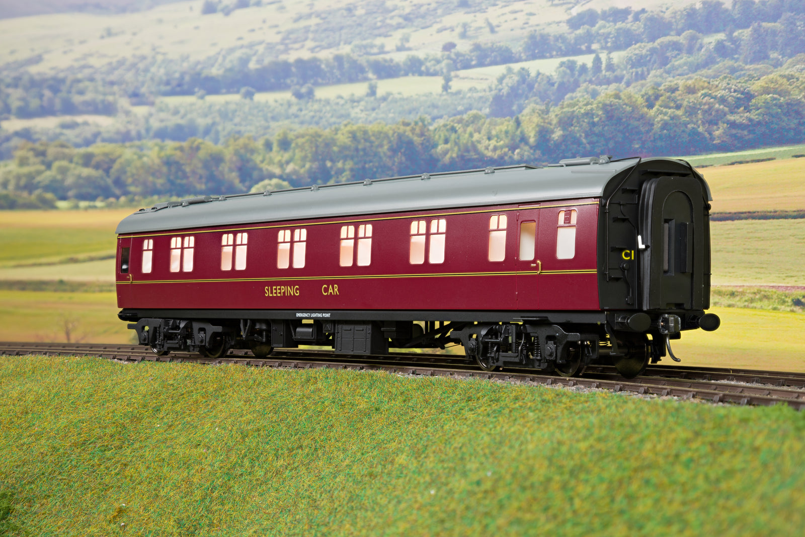 Darstaed D21-5-11 Finescale O Gauge BR Mk1 Sleeper (SLF/S/C), Lined Maroon