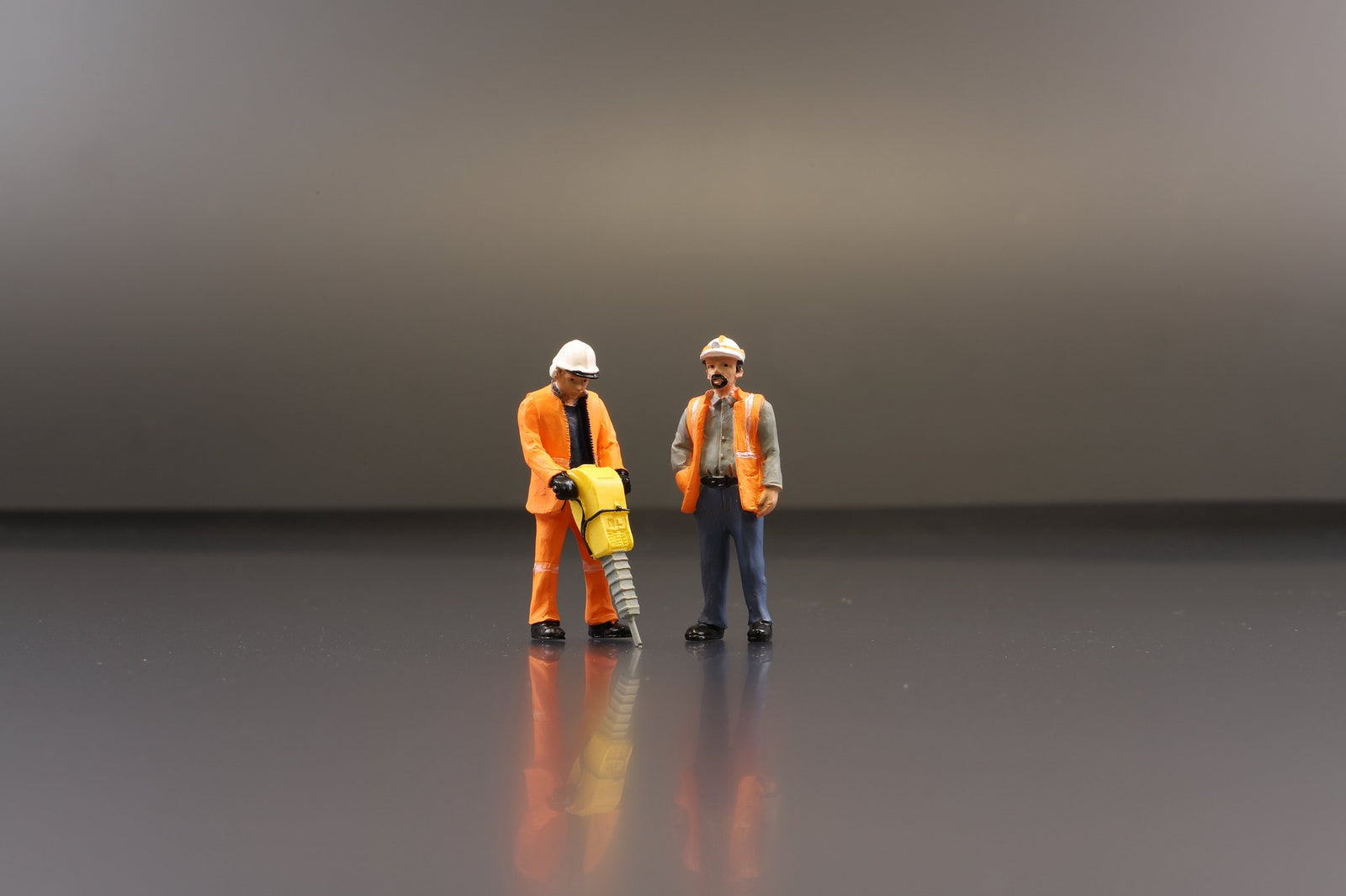 Figures & Lineside