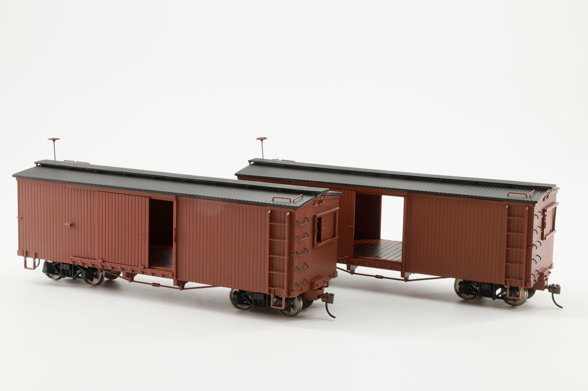 Spectrum/Bachmann On30 Pair of Box Cars