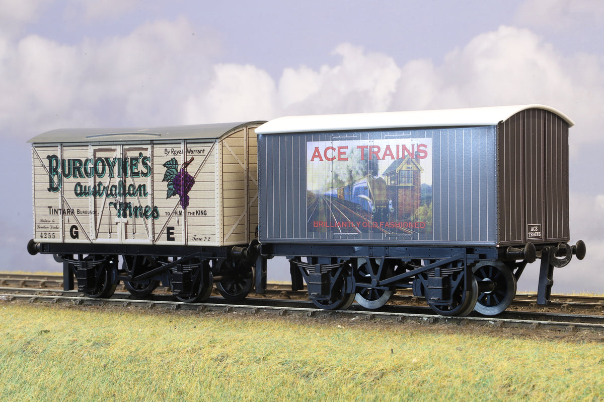 Darstaed Coarse Scale O Gauge Pair of Advertising Vans