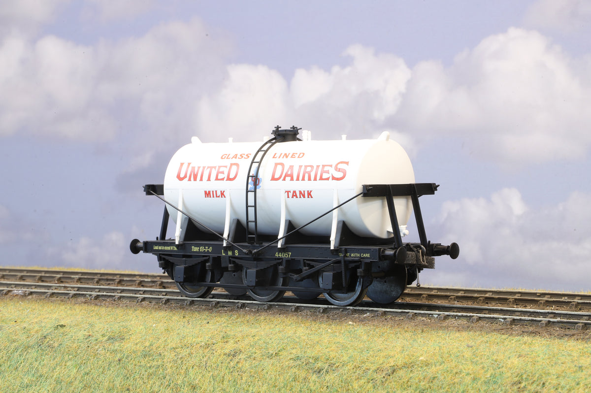 Dapol Finescale O Gauge 6-Wheel Milk Tanker United Dairies
