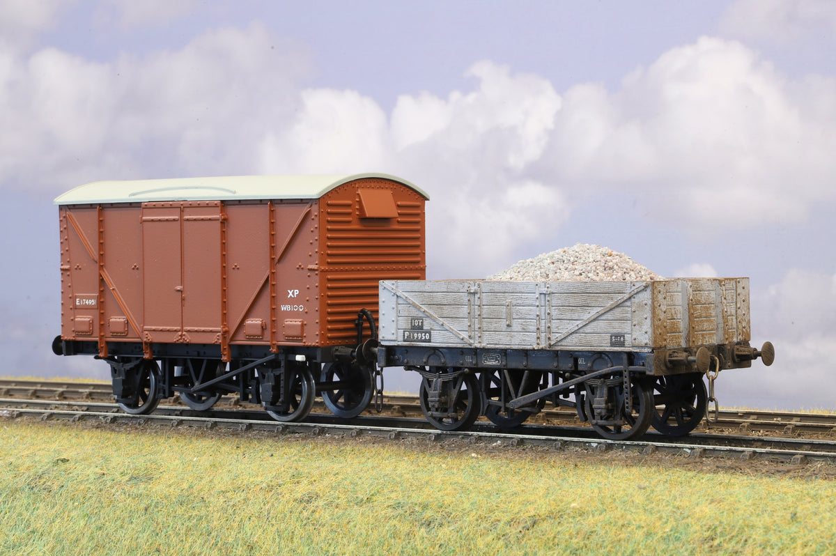 Skytrex Finescale O Gauge Pair of BR Era Wagons