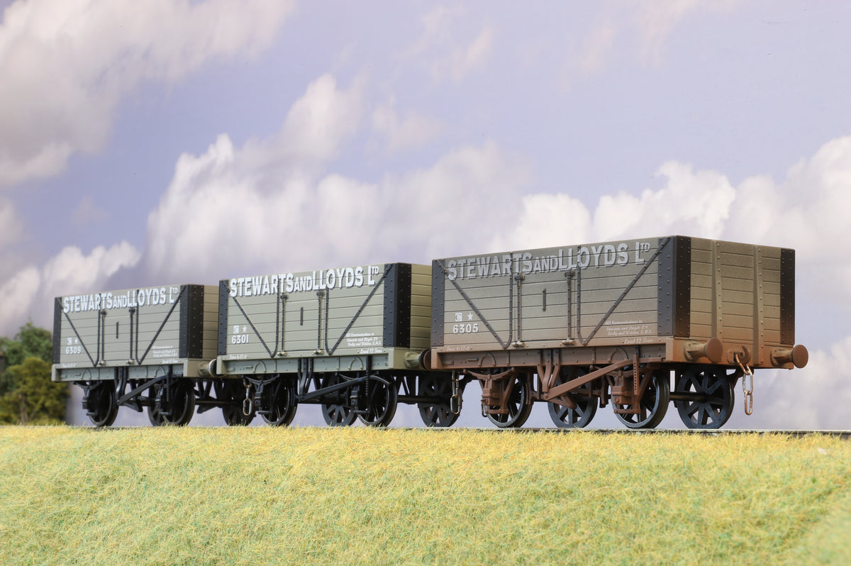 Dapol Finescale O Gauge Rake of 3 x 'Stewart & Lloyds' Open Wagons