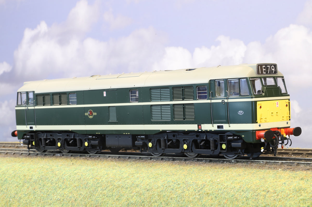 Heljan Finescale O Gauge Class 31 BR Green with SYP  Unnumbered