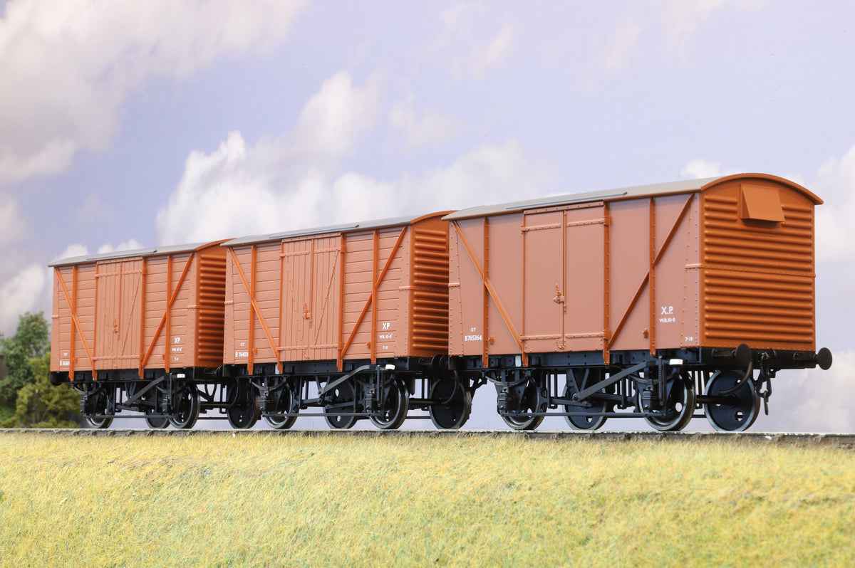 Dapol Finescale O Gauge Rake of 3 x 12T BR Vans (Bauxite)