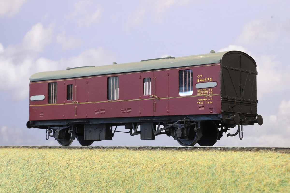 Kit-built Finescale O Gauge MK1 CCT BR Lined Maroon No.E46573