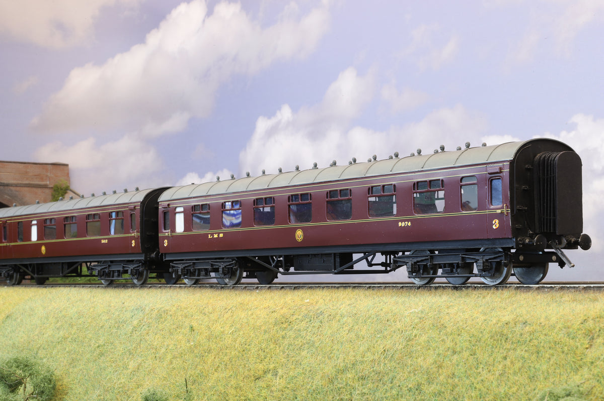 Finescale O Gauge (Kit-Built) Pair of Stanier Coaches LMS Lined Maroon