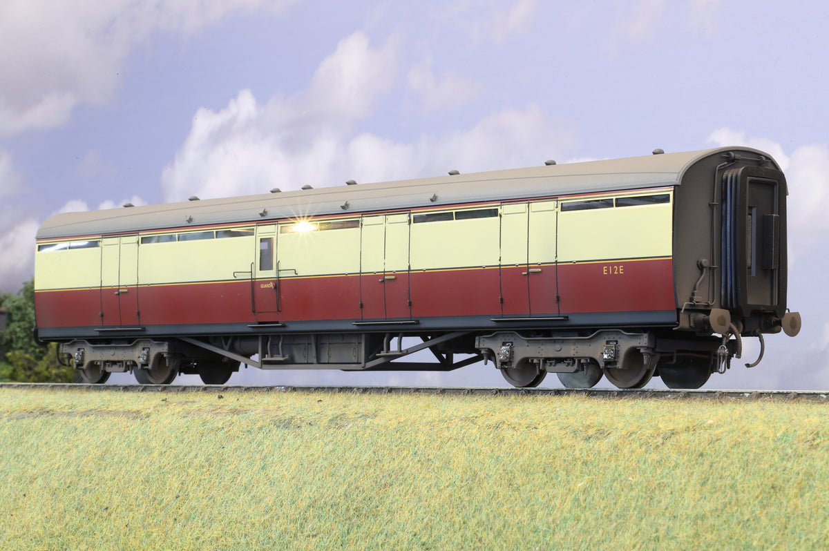 Darstaed Finescale O Gauge Thompson BG (Full Brake) Coach Blood & Custard No. E12E Roller Ball Bearings