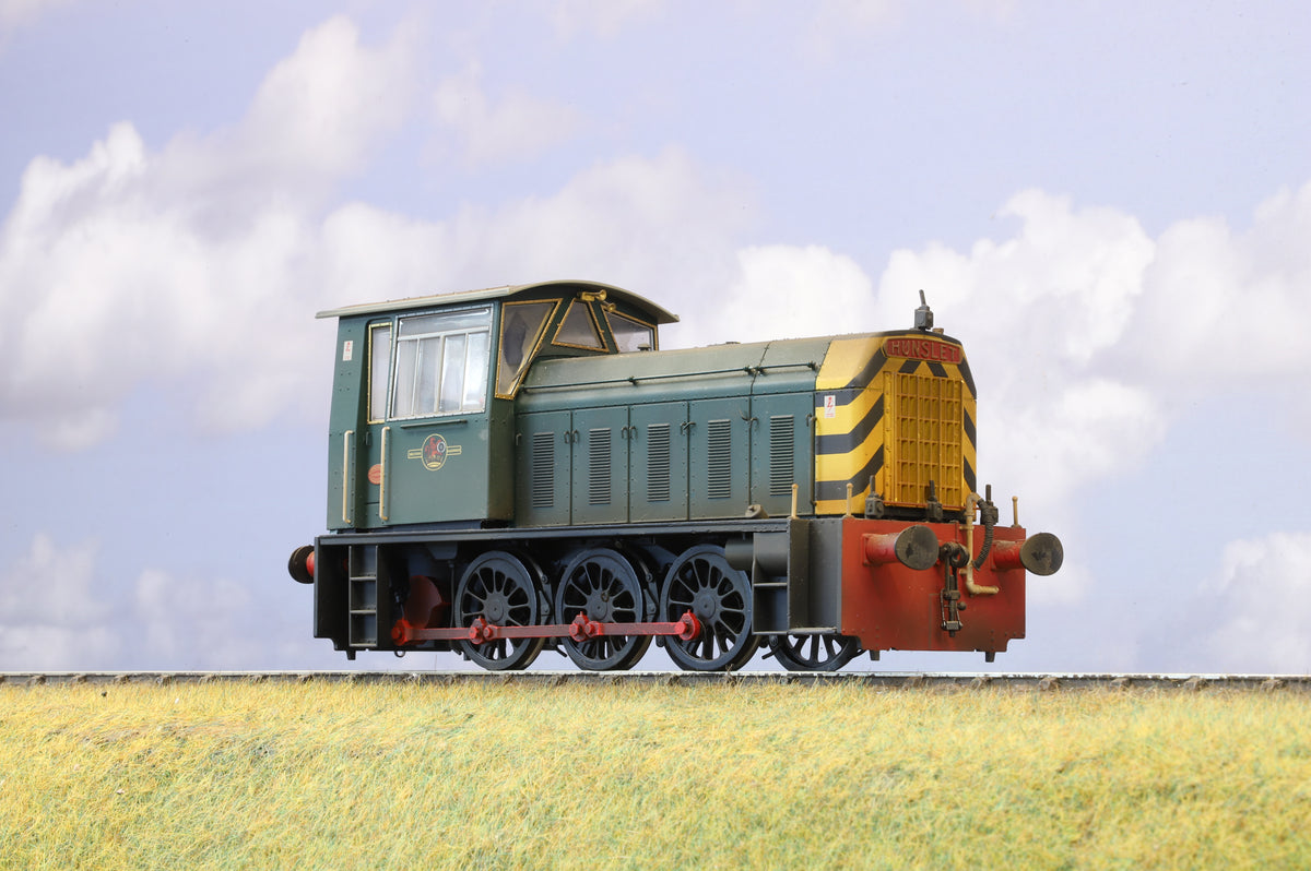 Heljan Finescale O Gauge Class 05 Diesel Shunter BR Green with Wasp Stripes DCC Sound (Weathered)