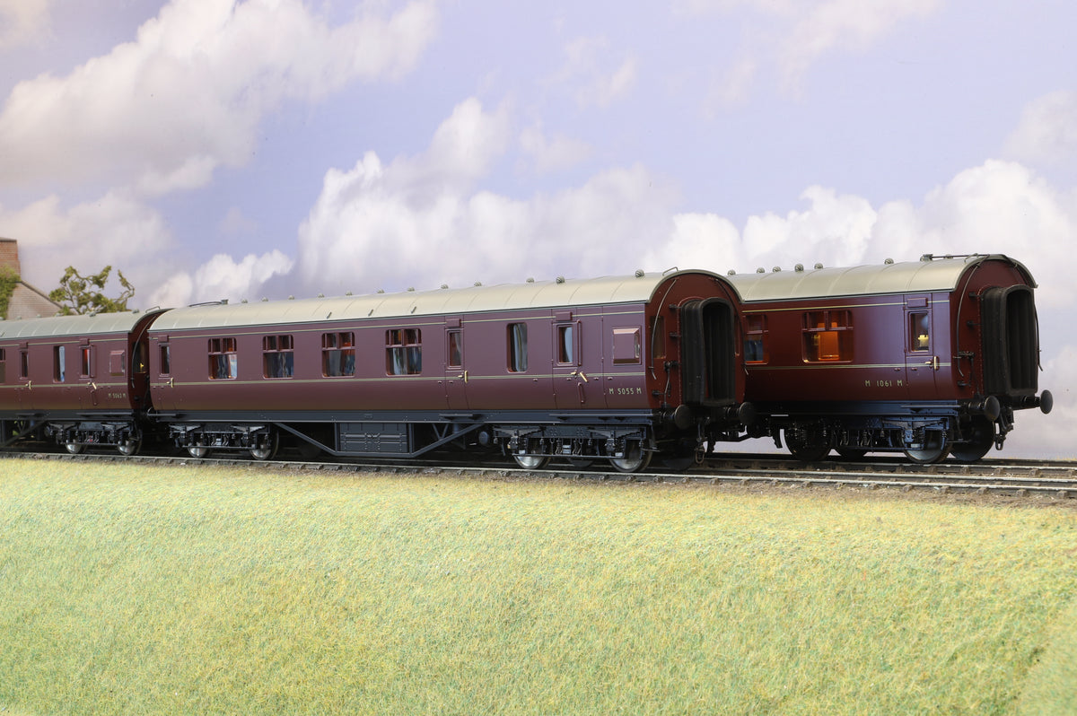 MTH Finescale O Gauge Rake of Four ex-LMS Coaches in BR Maroon, MTH22-60050