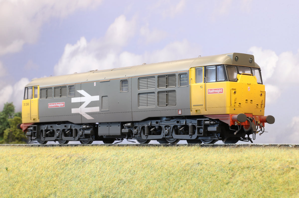 Heljan Finescale O Gauge Class 31 No.31296 Railfreight Grey, Weathered
