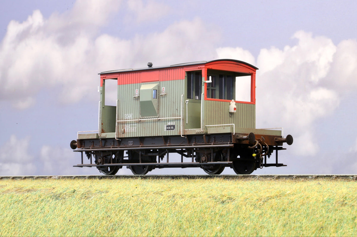Dapol Finescale O Gauge 20T Brake Van Railfreight Grey/Red Weathered