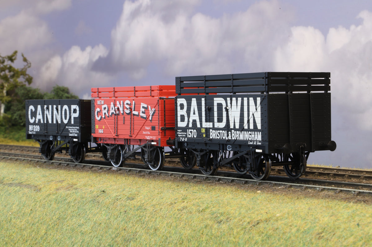 Lionheart Finescale O Gauge Rake of Three  Private Owner Open Wagons