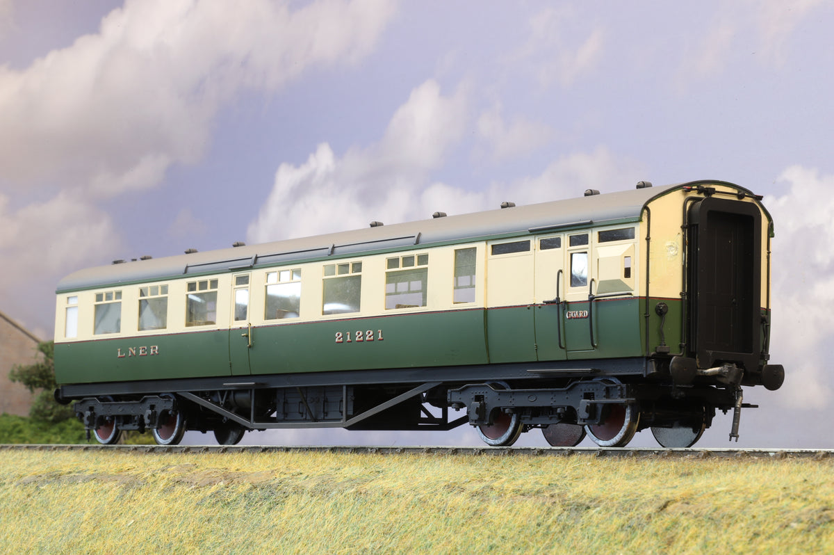 Kemilway Finescale O Gauge LNER Tourist Brake Third Open No. 21221