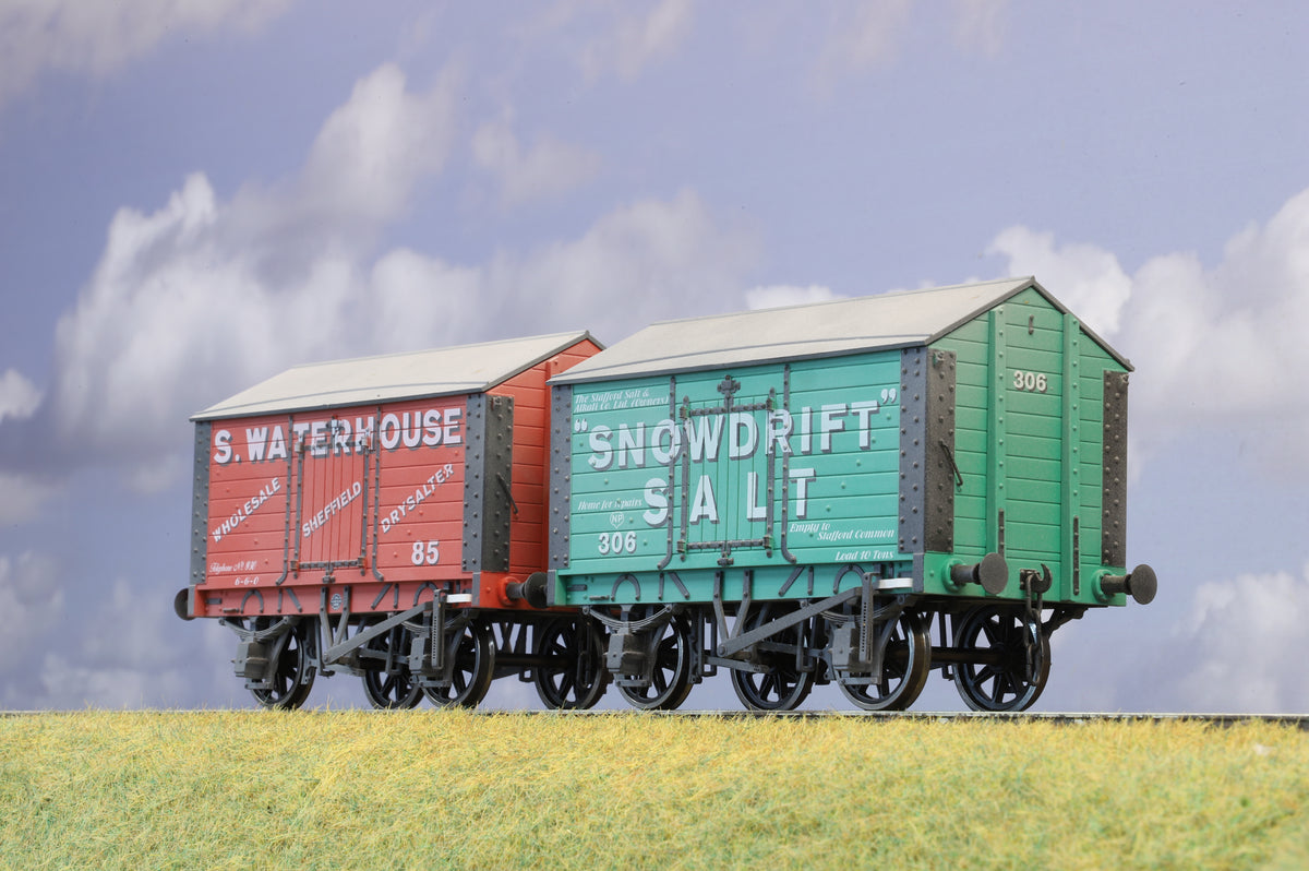 Dapol Finescale O Gauge Pair of 2 Salt Wagons, Weathered
