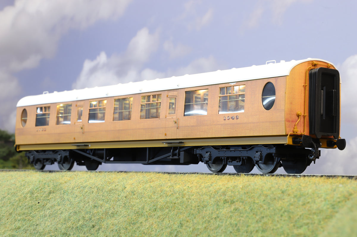 Darstaed Finescale O Gauge LNER Thompson Teak Third Class No. E1043