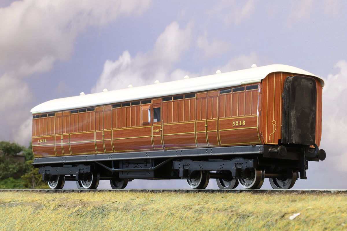 Darstaed Coarse Scale O Gauge LNER Full Brake (Teak, no PIckups)