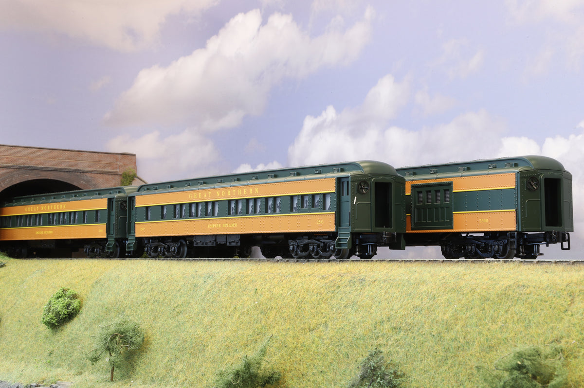 Williams (Bachmann) Coarse Scale O Gauge 4 x 72ft Heavyweight Coaches Great Northern
