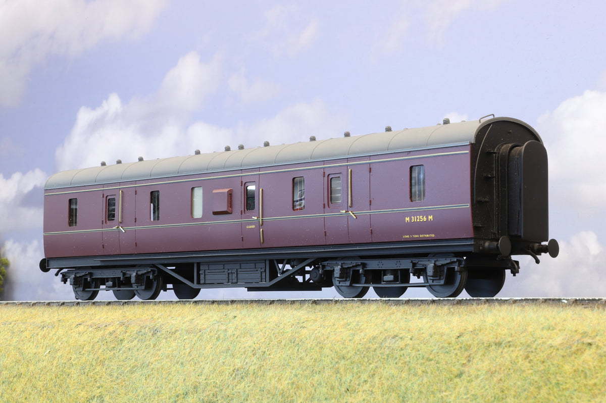 Peter Cowling Finescale O Gauge LMS 50ft Parcels Van
