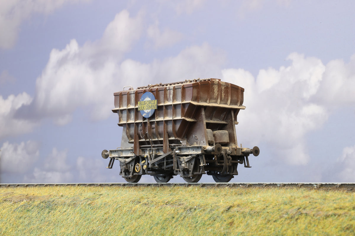 Ellis Clark Trains Finescale O Gauge (E3006A) Presflow Wagon &#39;Blue Circle&#39; B887879 (TOPS) Bauxite, Weathered