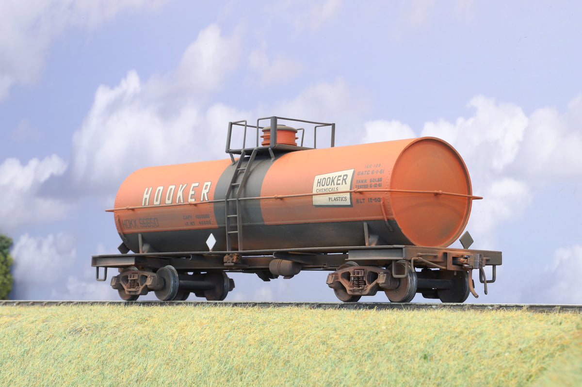American O Gauge Bogie Tanker 'Hooker' (Brass Construction), Weathered