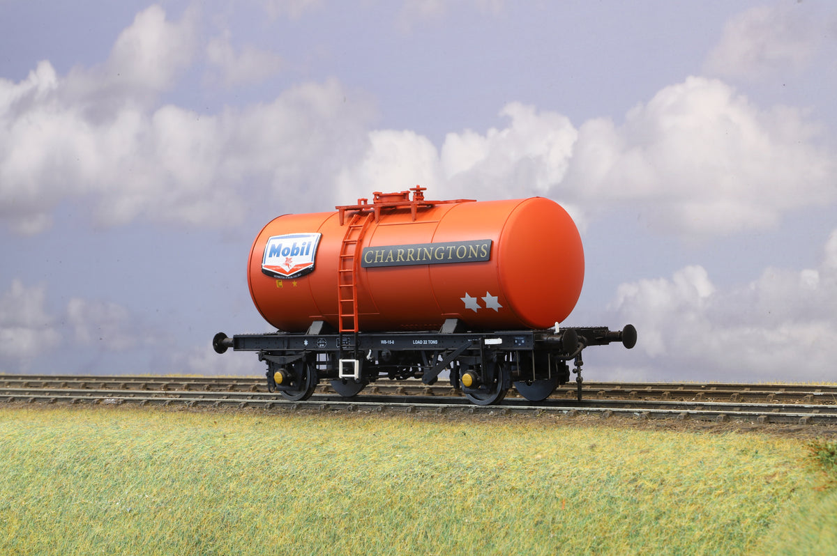 Heljan Finescale O Gauge 'B Tanks' in "Mobil Charringtons Red" livery (Item 1004)