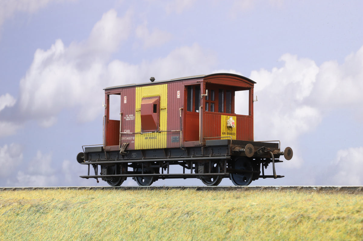 Dapol Finescale O Gauge BR 20T &#39;CAR&#39; Air-braked Brake Van BR Bauxite/Yellow Weathered