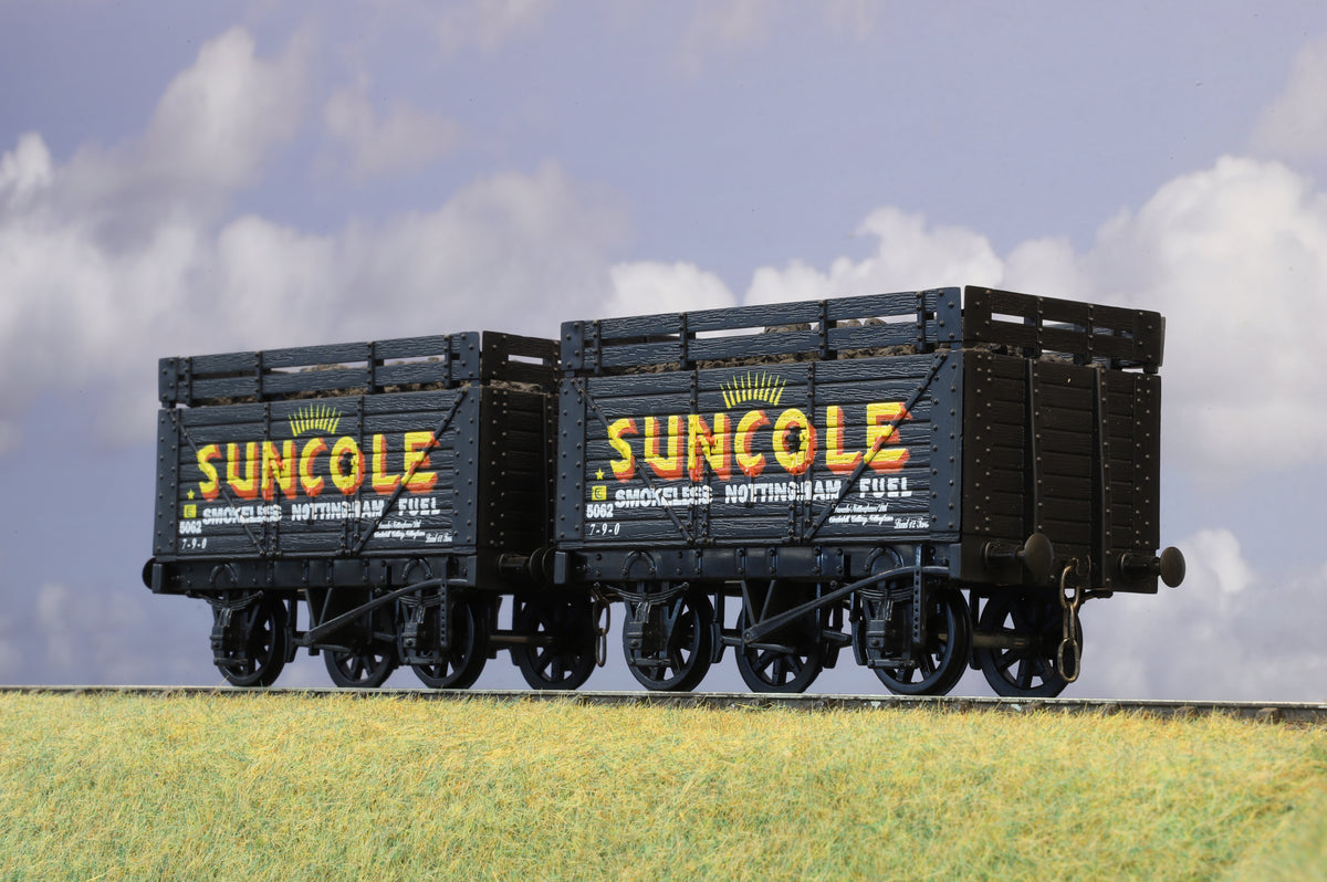 Skytrex Finescale O Gauge Pair of 'Suncole' Open Wagons
