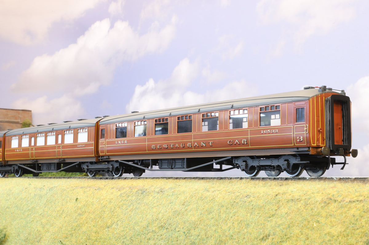 Golden Age Models Finescale O Gauge Gresley Restaurant Triplet Set LNER Teak