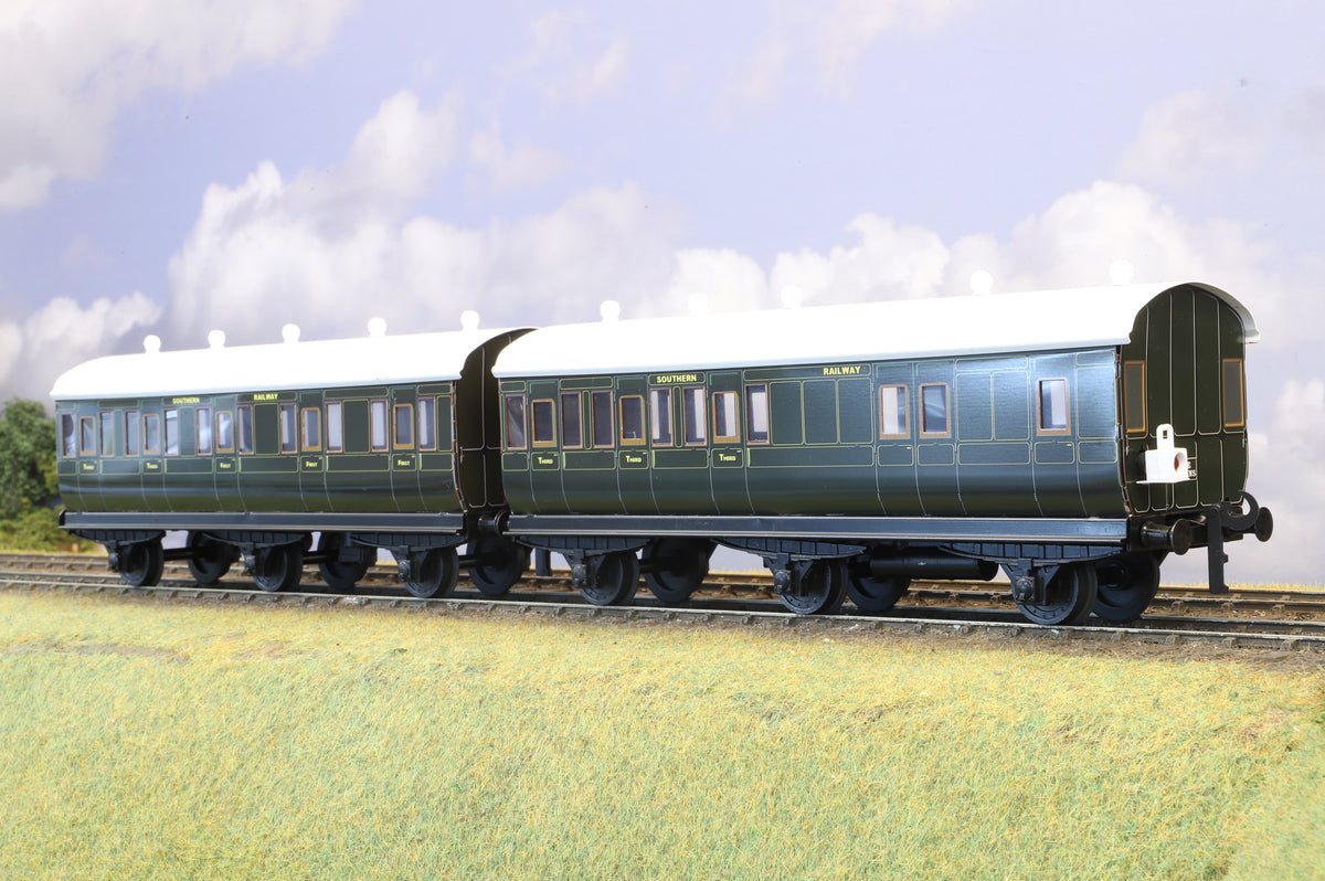 Ace Trains Coarse Scale O Gauge Pair of Southern 6 Wheel Coaches, Olive Green