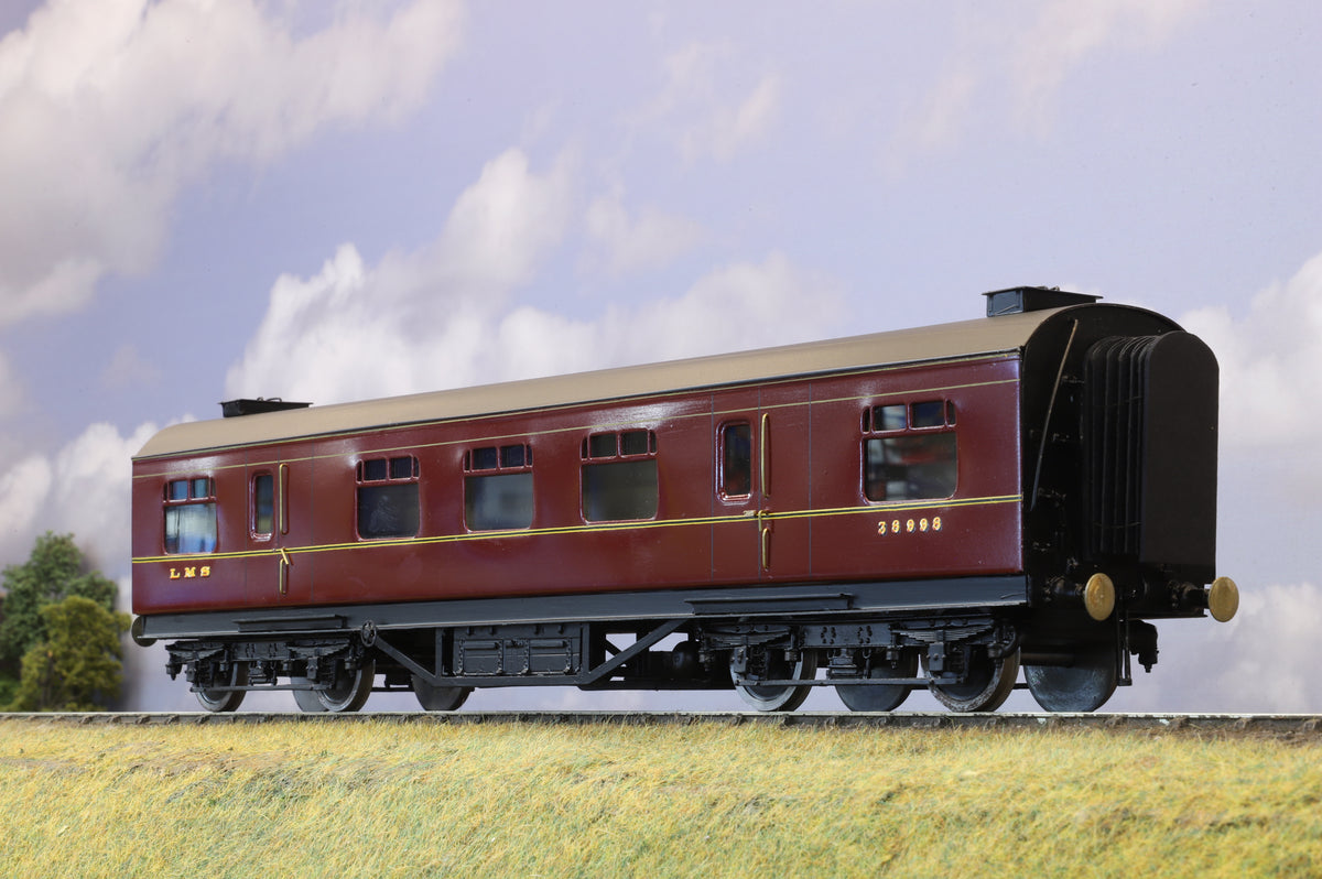 Finescale O Gauge (Kit-Built) LMS Stanier 50ft Corridor &#39;Cream&#39; Van