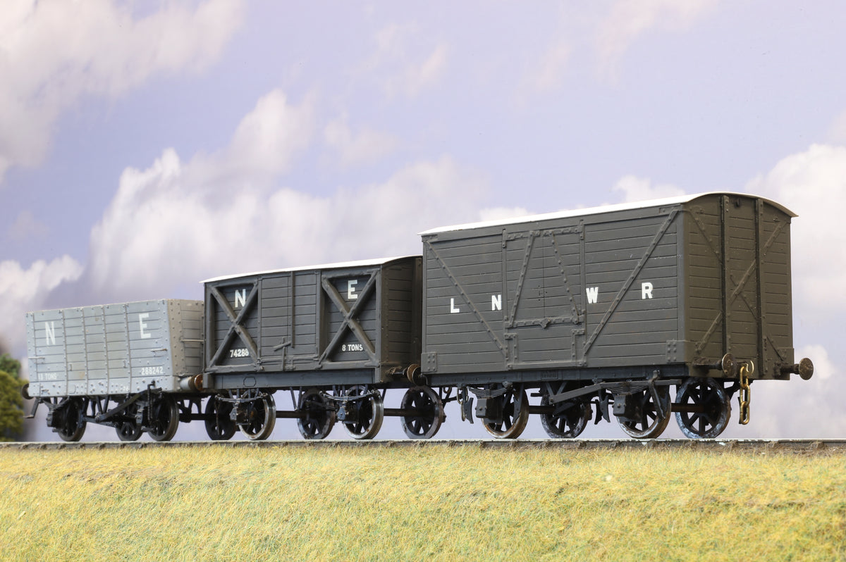 Finescale O Gauge Rake of Three Kit-Built Pre-Grouping Wagons