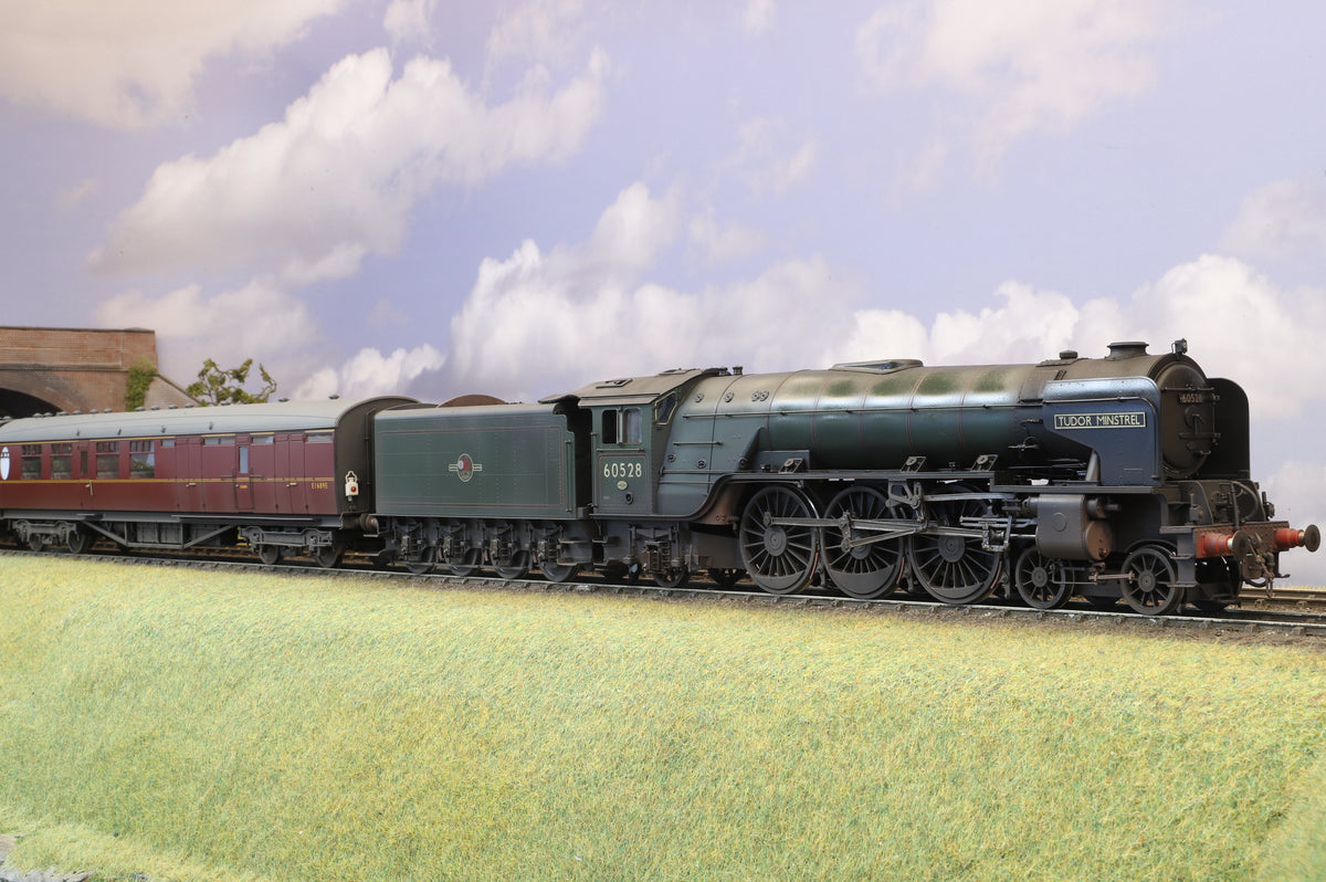 Golden Age Models Finescale O Gauge Peppercorn Class A2 No. 60528 'Tudor Minstrel' BR Green Late Crest DCC Sound & Smoke + Darstaed Rake of 5 Thompsons Pro-Weathered
