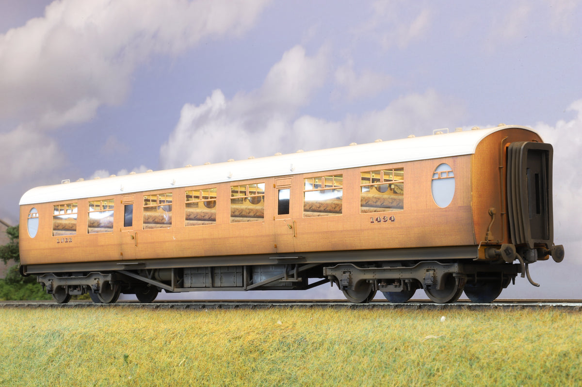 Darstaed Finescale O Gauge Thompson Corridor Third LNER Simulated Teak (Weathered)