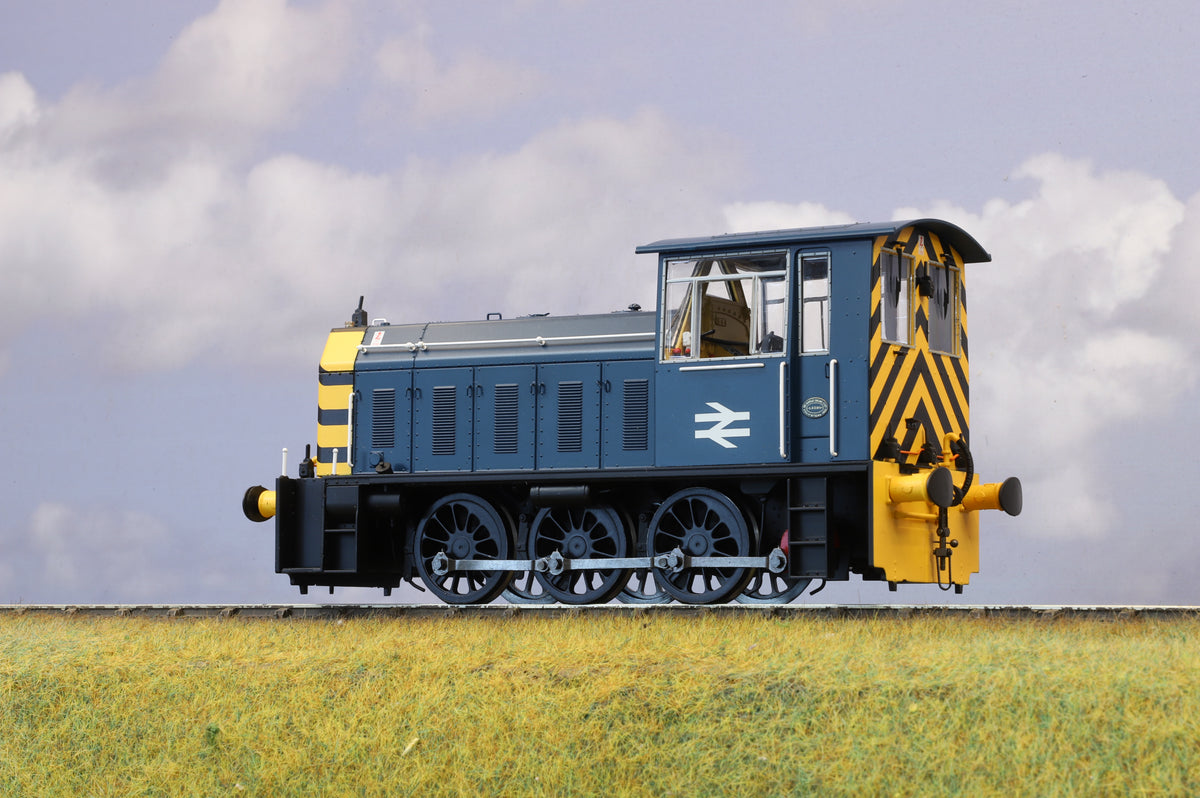 Heljan Finescale O 25931 Class 05 shunter in BR Blue with wasp stripes