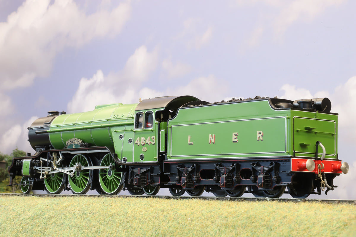 DJH Finescale O Gauge Gresley V2 No. 4843 'King's Own Yorkshire Light Infantry' LNER Green, DCC Sound