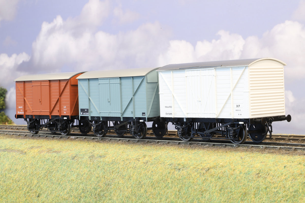 Dapol Finescale O Gauge Trio of BR Vans