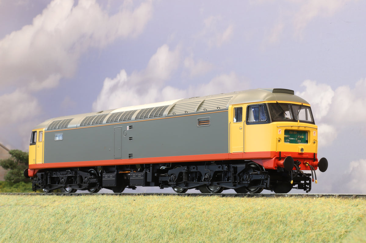 Heljan Finescale O Gauge Class 47 BR Railfreight 'Red Stripe' Unnumbered