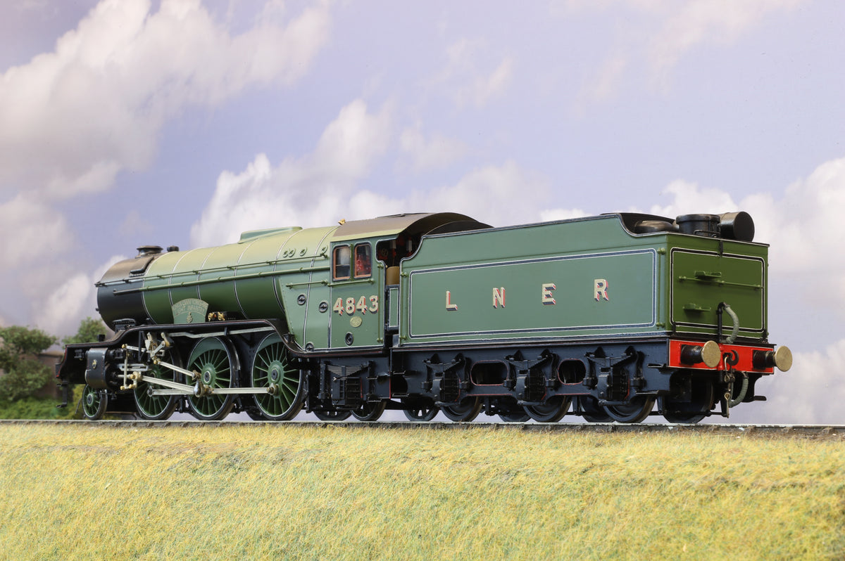 DJH Finescale O Gauge Gresley V2 No. 4843 &#39;King&#39;s Own Yorkshire Light Infantry&#39; LNER Green