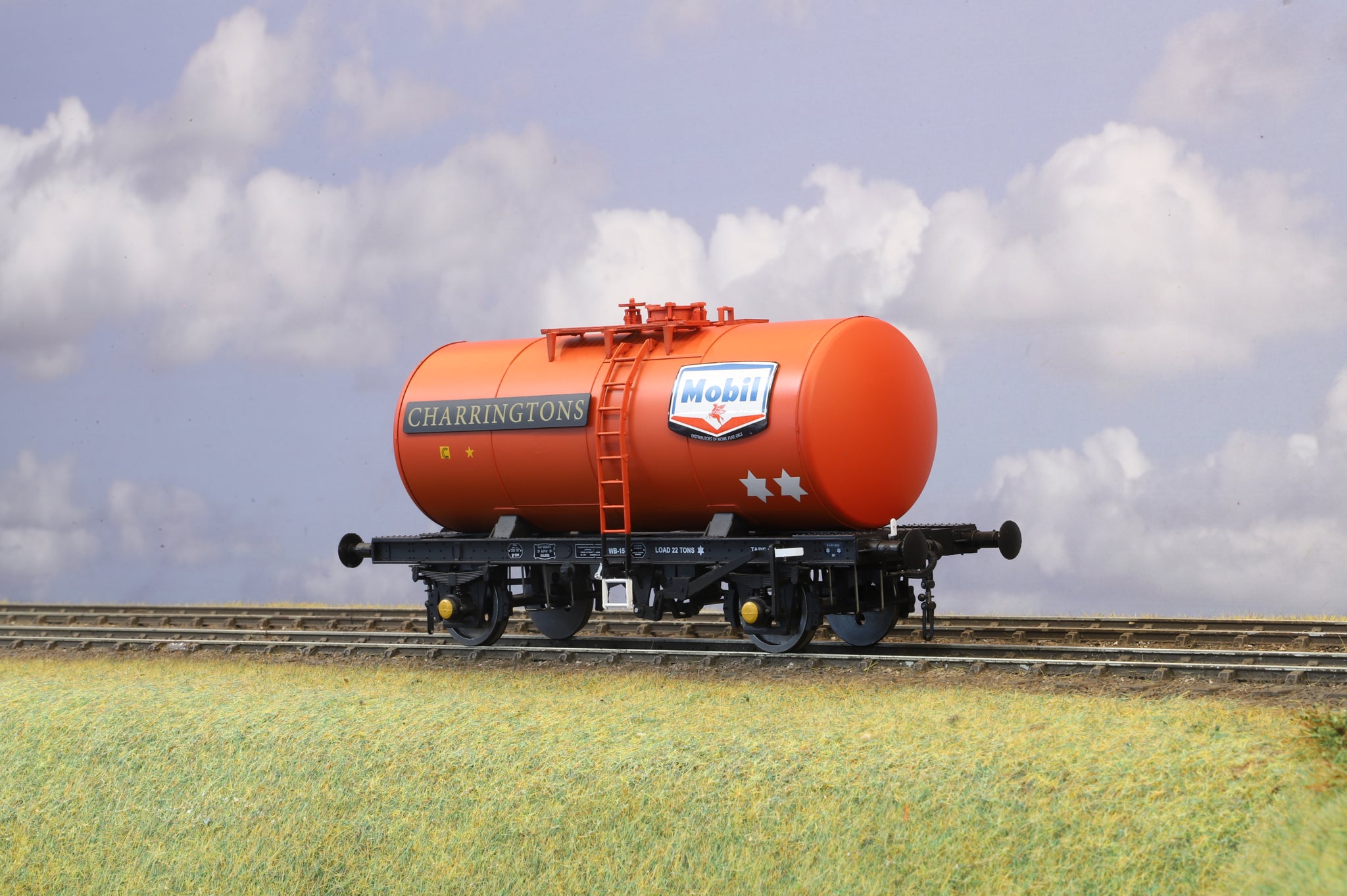 Heljan Finescale O Gauge 'B Tanks' in 