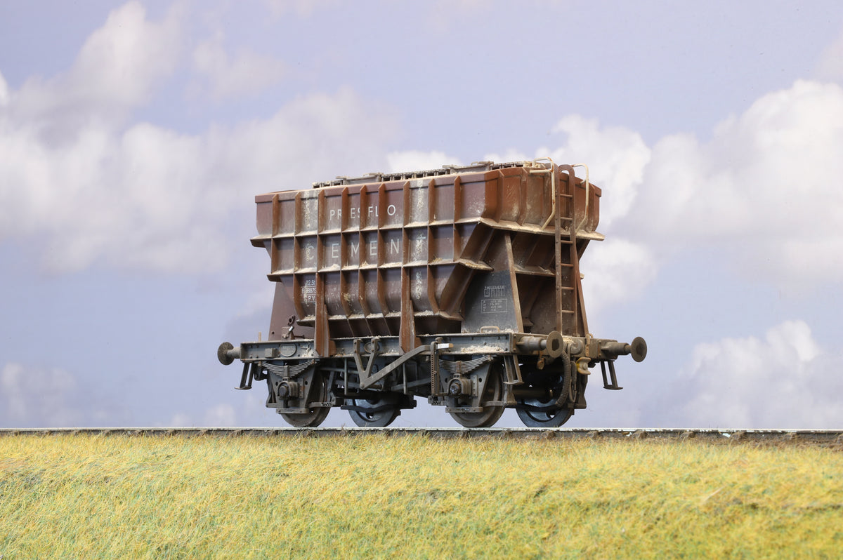Ellis Clark Trains Finescale O Gauge &#39;Presflo&#39; BR Bauxite Weathered by Neil Armitage