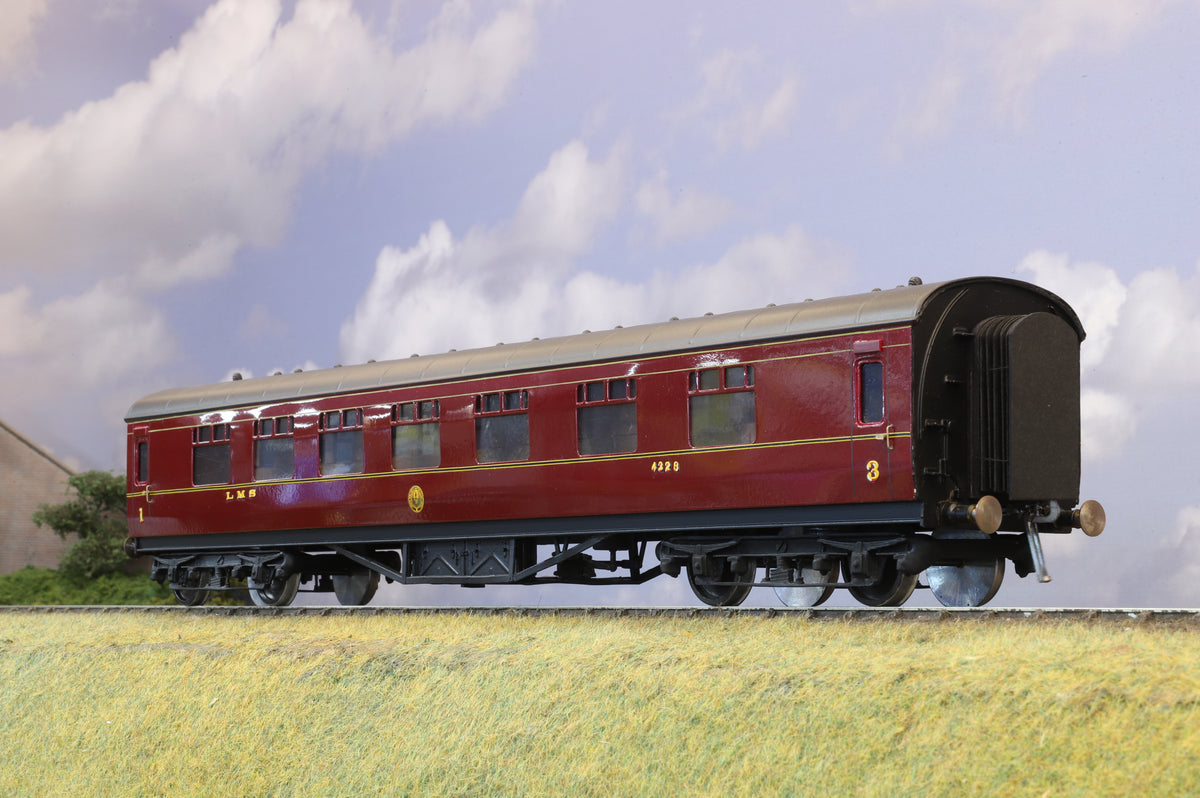 Kit-built Finescale O Gauge LMS Third/First Corridor No.4328